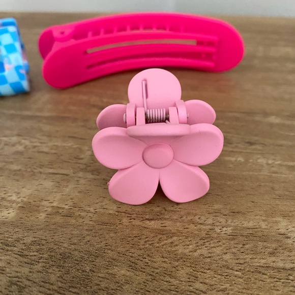 SOLD - Kitsch Barbie Inspired Hair Clips Set - Picture 6 of 13